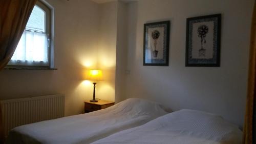 Standard Twin Room with Shared Bathroom