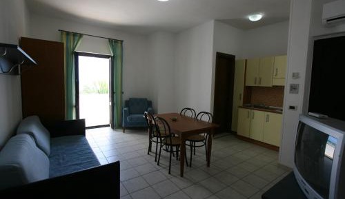 One-Bedroom Apartment (4 Adults)