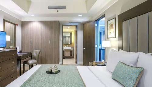 Deluxe One-Bedroom Suite