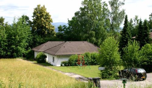 Bungalow with Patio