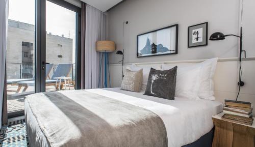 Double or Twin Room with Terrace