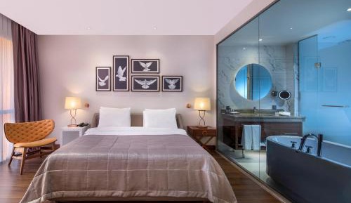 Executive King Room with Bath