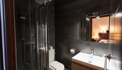 Suite (2 Adults + 2 Children)