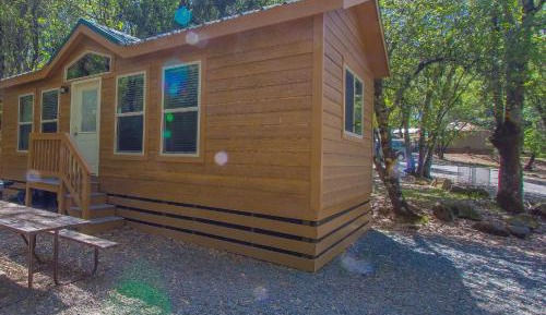 One-Bedroom Cabin