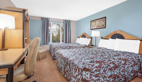 Queen Room with Two Queen Beds - Non-Smoking