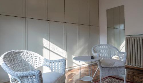 Suite with Mountain View