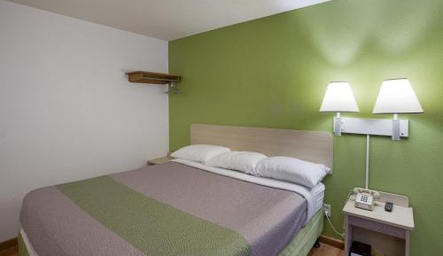 King Room - Non-Smoking