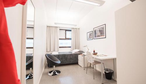 Single Room with Shared Bathroom