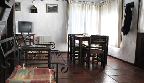 Bungalow (6 Adults)
