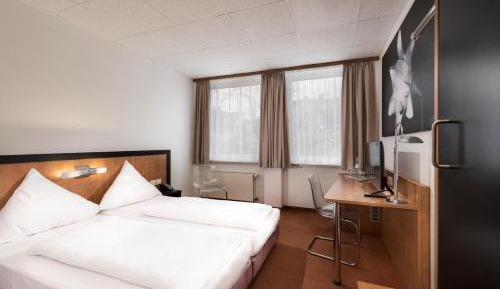 Double Room - Non-Smoking 