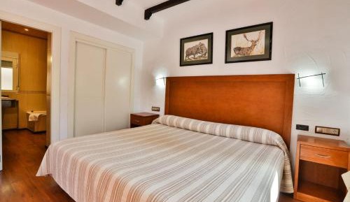 Family Room (2 Adults + 2 Children)