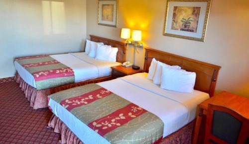 Queen Room with Two Queen Beds - Smoking