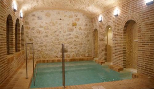 Family Studio (4 Adults)