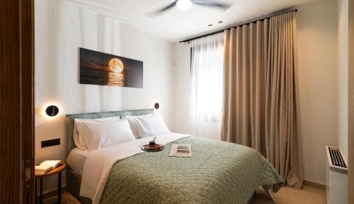 Deluxe Two-Bedroom Apartment with Sea View