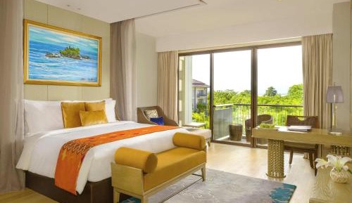 Pool Suite with Free Daily Chocolate Hours and Daily Resort Activities