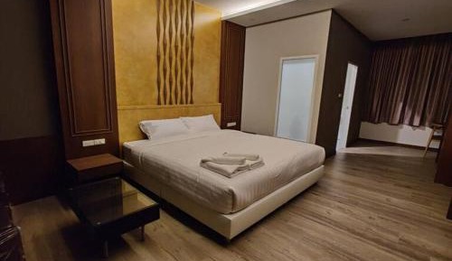 Deluxe Double Room with Shower