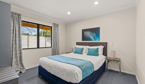 Two-Bedroom Apartment with Spa Bath