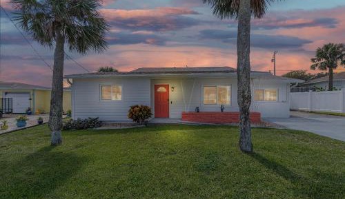 Three-Bedroom Holiday Home 
