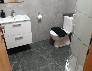 Twin Room with Private Bathroom