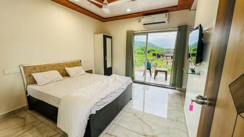 Deluxe Double Room with Balcony