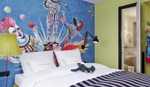 Medium Room