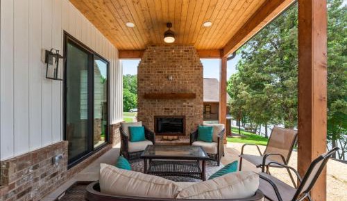 Four-Bedroom Holiday Home