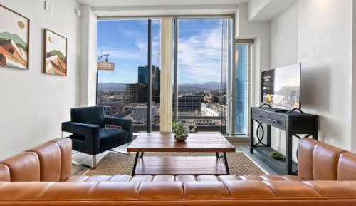 Deluxe One-Bedroom Apartment with City View