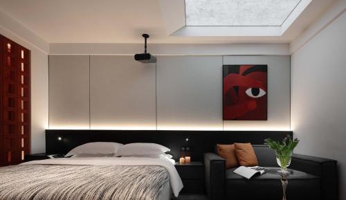 Queen Room