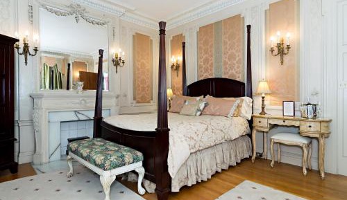 Boudoir room