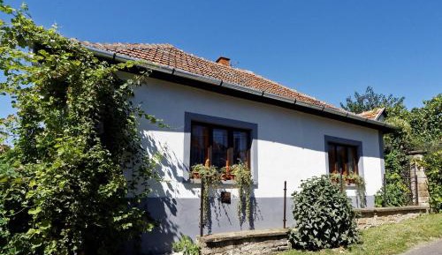 Economy Triple Room with Shared Bathroom