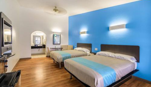 Deluxe Queen Room with Two Queen Beds - Non-Smoking