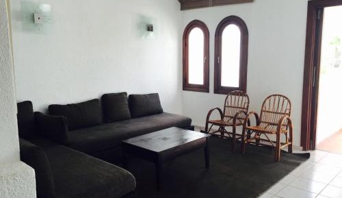 Apartment with Mountain View