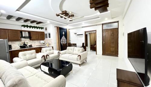Deluxe One-Bedroom Apartment
