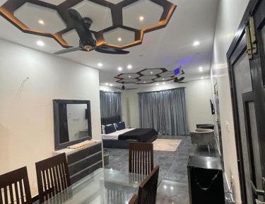Deluxe Double Room (2 Adults + 1 Child)