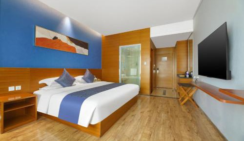 Deluxe Queen Room