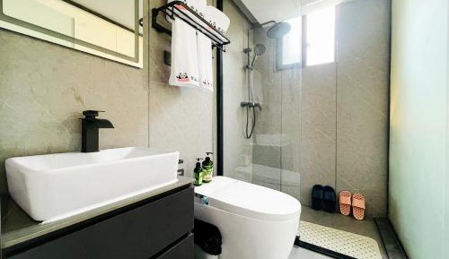 Standard Twin Room with Mountain View