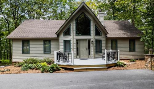 Three-Bedroom Holiday Home 