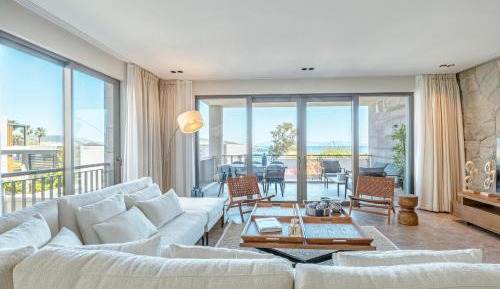 Four-Bedroom Holiday Home