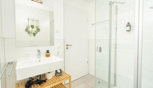One-Bedroom Apartment with Balcony