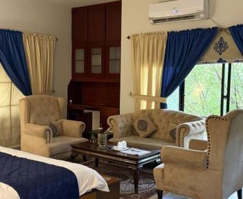 Deluxe Queen Room