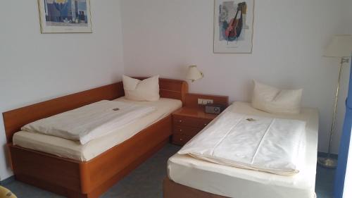 Twin Room (separate beds)
