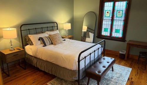 Queen Room