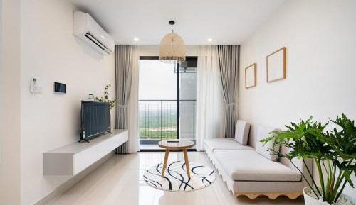 One-Bedroom Apartment with Balcony