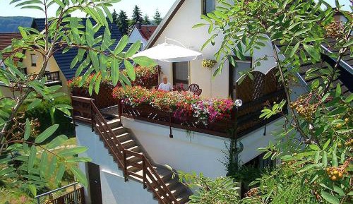 Apartment with Mountain View