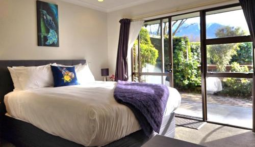 Suite with Mountain View