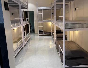 10-Bed Mixed Dormitory Room