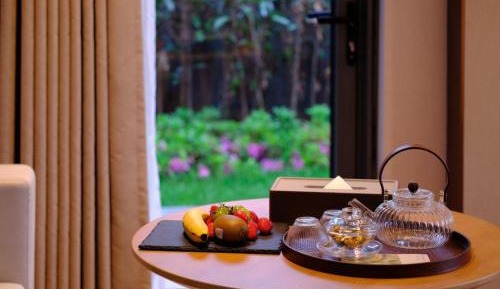 Queen Room with Garden View