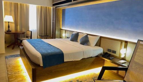 Deluxe King Room