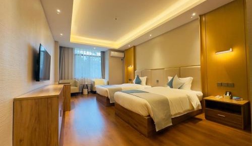Twin Room with View