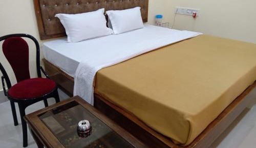 Deluxe Room (2 Adults + 1 Child)